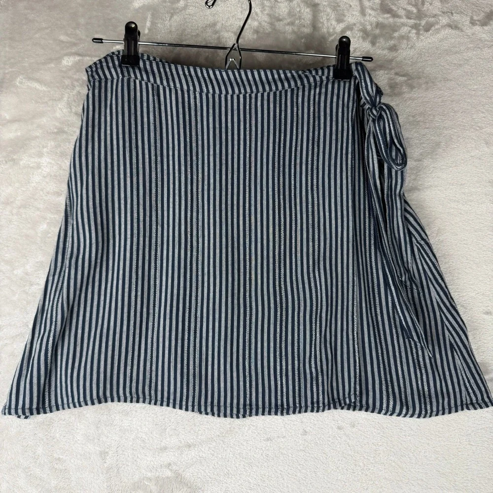 American Eagle Striped Wrap Mini Skirt‎ Navy White Metallic Tie Waist M
